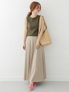 2020夏向けジュートサンダルピンクコーデに関する参考画像