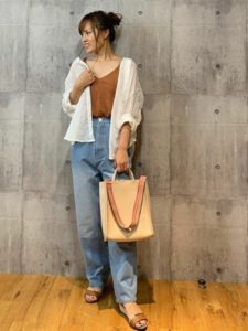 2020夏向けジュートサンダルベージュコーデに関する参考画像