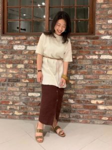 【2020年夏】レディースコンフォートサンダルの人気色別コーデや組み合わせ！トレンドや30代女性向けの合わせ方！