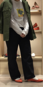 ローヒールパンプスのコーデに関する参考画像