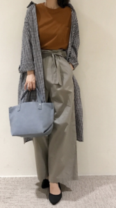 ローヒールパンプスのコーデに関する参考画像