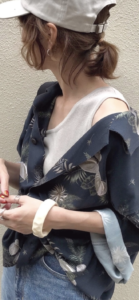 アロハシャツの夏コーデに関する参考画像