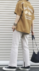 ボーリングシャツの春コーデに関する参考画像