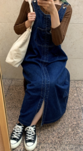 オフショルダーの春コーデに関する参考画像