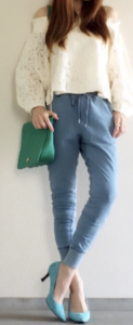 オフショルダーの春コーデに関する参考画像