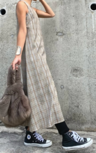 ノースリーブワンピースの春コーデに関する参考画像