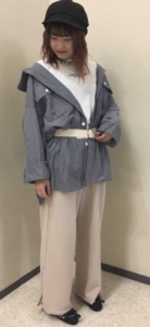 シャツジャケットの春向けコーデに関する参考画像