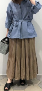 シャツジャケットの春向けコーデに関する参考画像