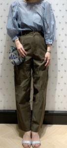 カーゴパンツの春向けコーデに関する参考画像