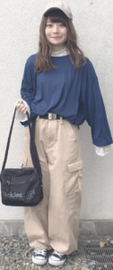 カーゴパンツの春向けコーデに関する参考画像