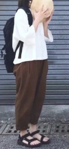 サルエルパンツの春向けコーデに関する参考画像
