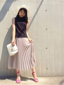 スストラップサンダルの人気色別コーデ