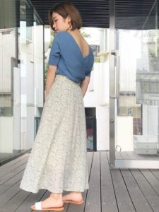 【2020年夏】レディースフラットサンダルの人気色別コーデや組み合わせ!トレンドや30代女性向けの合わせ方!