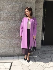 【2020年秋】ノーカラーコートの30代レディース向け色別流行コーデの参考画像