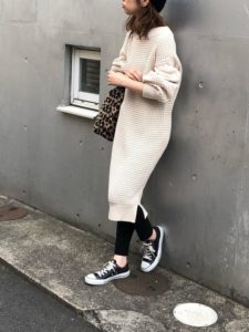 21年秋 ニットワンピースの30代レディース向け色別流行コーデ 女性のおすすめ着こなし方 ファッションコクシネル