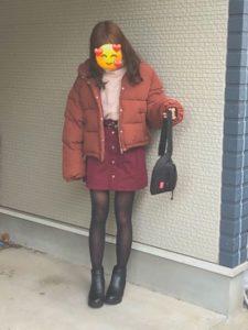 【2020年冬】タートルニットの30代レディース向け色別流行コーデの参考画像