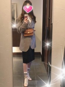 21年秋 レザーボディバッグの30代レディース向け色別流行コーデ 女性のおすすめ着こなし方 ファッションコクシネル