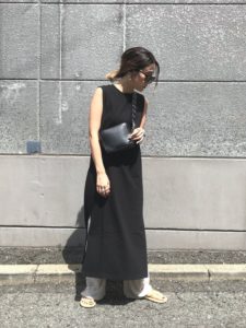 21年夏 ロングワンピースの人気色別コーデや組み合わせ トレンドや30代女性向けの合わせ方