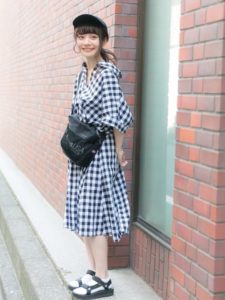 21年夏 レディースアウトドアサンダルの人気色別コーデや組み合わせ トレンドや30代女性向けの合わせ方