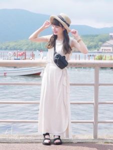 21年夏 レディースアウトドアサンダルの人気色別コーデや組み合わせ トレンドや30代女性向けの合わせ方 ファッションコクシネル