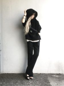 【2020年秋】パーカーの30代レディース向け色別流行コーデの参考画像