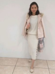 21年冬 ニットセットアップの30代レディース向け色別流行コーデ 女性のおすすめ着こなし方 ファッションコクシネル