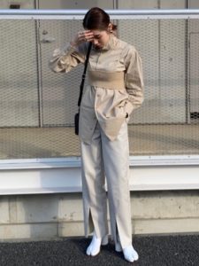 21年冬 レザーパンツの30代レディース向け流行トレンドコーデ 女性のおすすめ着こなし方 ファッションコクシネル
