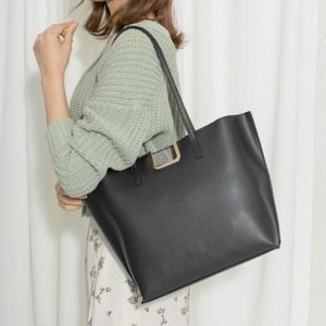 ギルティで新川優愛が着用しているバッグのブランドの参考画像