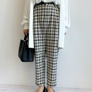 ハケンの品格で山本舞香さんが着用しているパンツブランドの参考画像