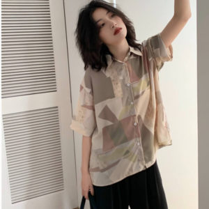 ハケンの品格で山本舞香さんが着用しているシャツブランドの参考画像
