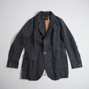 MIU404で星野源さんが着用しているジャケットブランドの参考画像