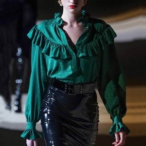Suitsスーツ2 鈴木保奈美の衣装ブランドまとめ 幸村チカ役のトップスやアクセサリーも特定 ファッションコクシネル Suitsスーツ2 鈴木保奈美の衣装ブランドまとめ 幸村チカ役のトップスやアクセサリーも特定 ファッションコクシネル