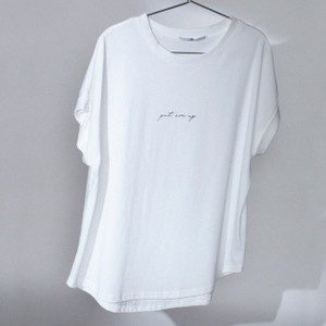 極主夫道で川口春奈さんが着用しているTシャツブランドの参考画像
