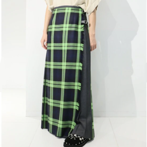 リモラブで波瑠さんが着用しているスカートブランドの参考画像